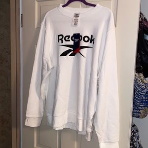 Nwt Reebok athletic sweatshirt